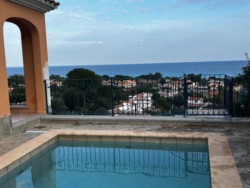 Piscina vista mare